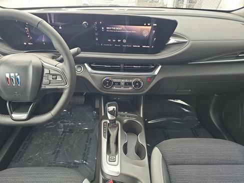 Certified 2025 Buick Envista Preferred w/ Convenience I Package FWD image 13