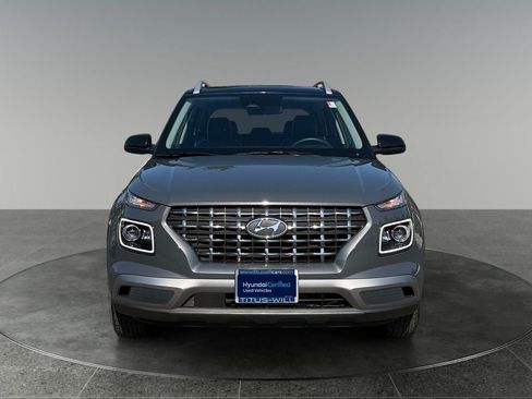 Certified 2025 Hyundai Venue Limited FWD image 2