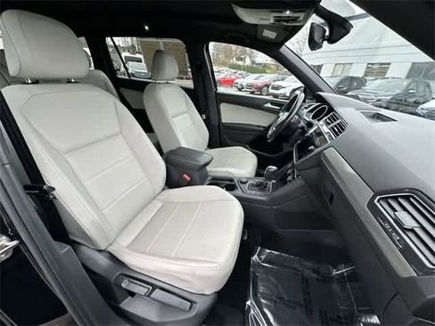Used 2021 Volkswagen Tiguan SE R-Line image 22