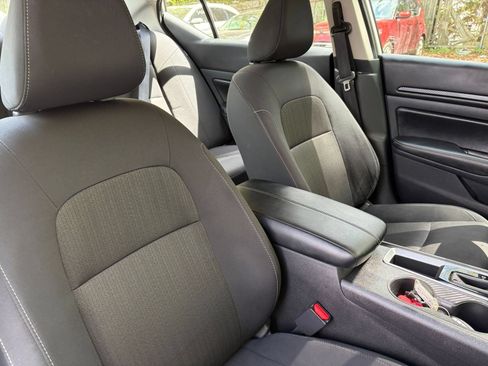 Used 2025 Nissan Altima 2.5 SV FWD image 36