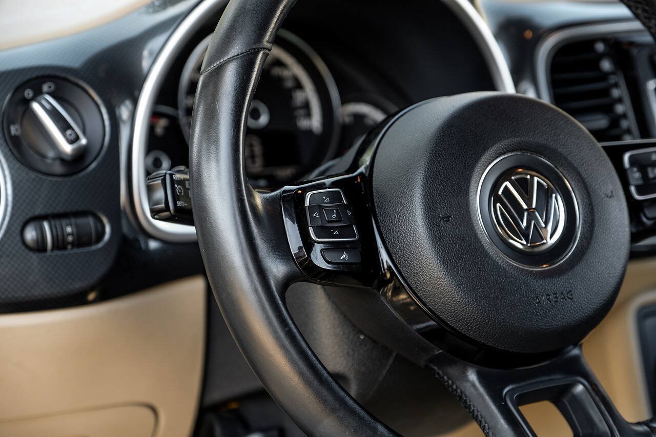 Used 2013 Volkswagen Beetle 2.0T FWD image 14