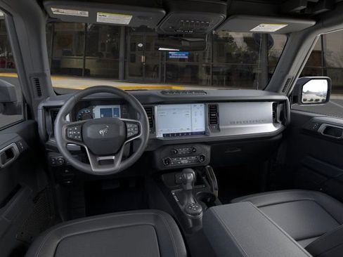 New 2025 Ford Bronco Badlands image 9