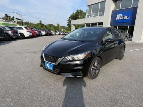 Used 2020 Nissan Versa SV FWD image 2