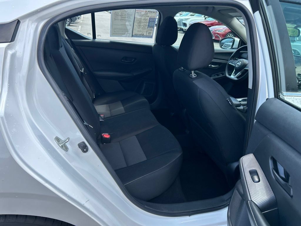 Used 2024 Nissan Sentra SV FWD image 15