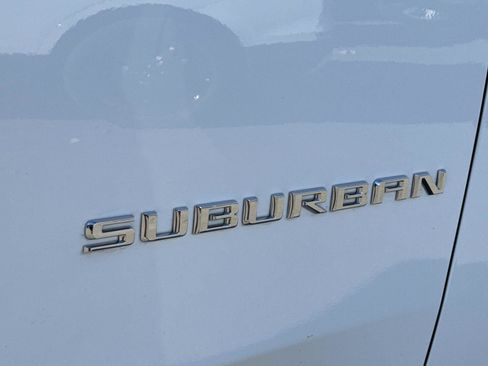 Used 2023 Chevrolet Suburban Premier image 26