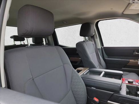 Used 2022 Toyota Tundra SR5 w/ Convenience Package RWD image 12
