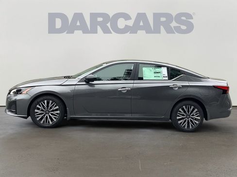 New 2025 Nissan Altima 2.5 SV image 4