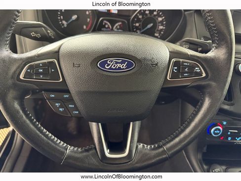 Used 2018 Ford Focus SE w/ Cold Weather Package FWD image 18