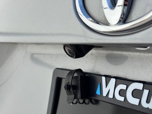 Used 2024 Toyota RAV4 LE AWD/4WD image 5