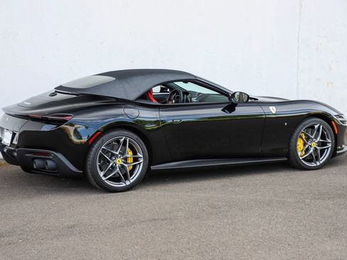 Certified 2025 Ferrari Roma Spider RWD image 23