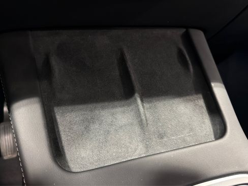 Used 2024 Tesla Model Y Long Range RWD image 33