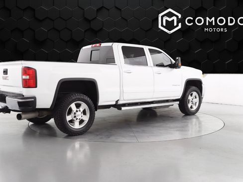Used 2019 GMC Sierra 2500 SLE image 3