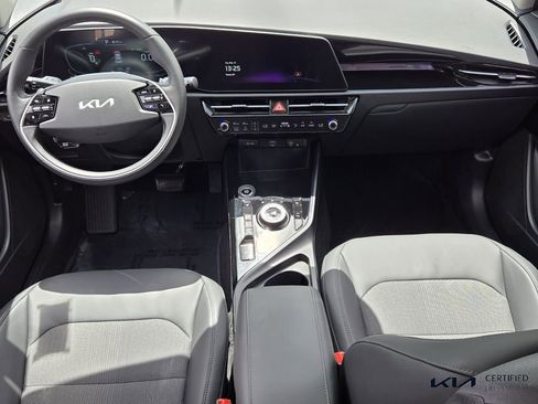 Used 2024 Kia Niro EX FWD image 13
