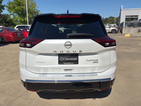 Used 2024 Nissan Rogue Platinum w/ Platinum Premium Package AWD/4WD image 4