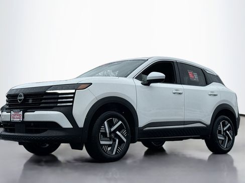 Certified 2025 Nissan Kicks SV image 12