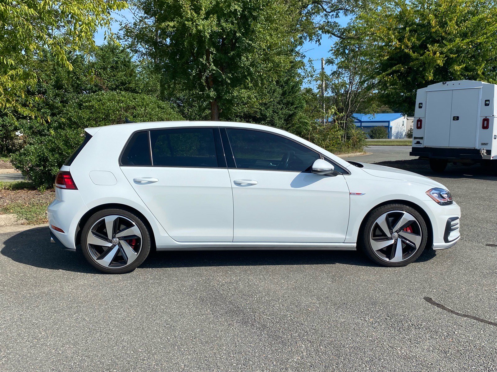 Used 2018 Volkswagen GTI SE w/ SE Leather Package FWD image 3