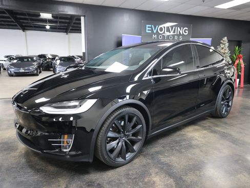 Used 2020 Tesla Model X image 4