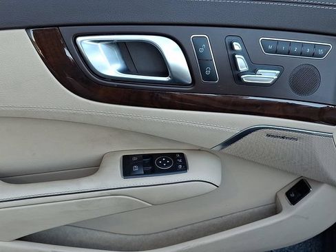 Used 2018 Mercedes-Benz SL 550 image 16
