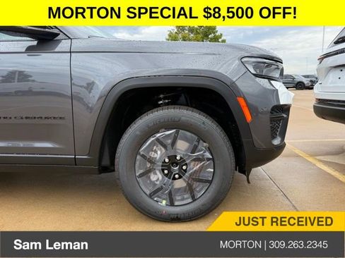 New 2025 Jeep Grand Cherokee Altitude image 3