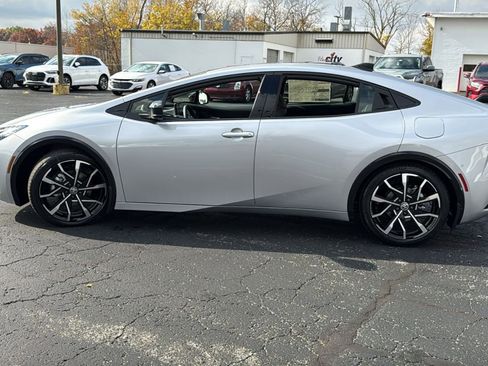 New 2026 Toyota Prius Plug-In Hybrid image 4