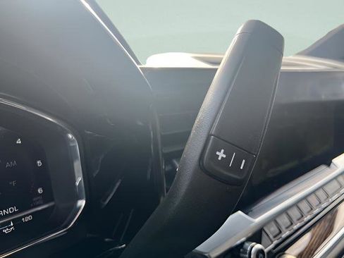 Used 2025 GMC Sierra 1500 SLE w/ Preferred Package image 22