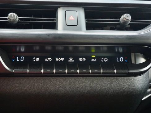 Used 2023 Lexus UX 250h F Sport FWD image 37
