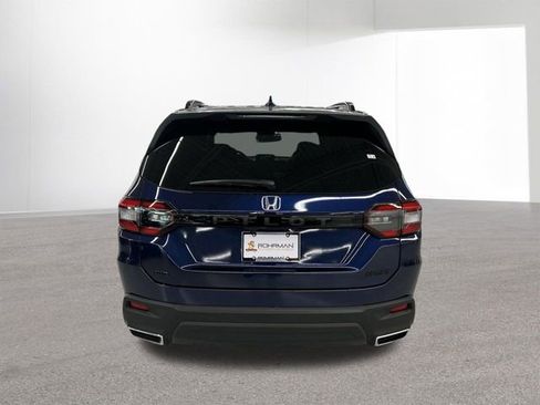 Used 2025 Honda Pilot Sport image 31