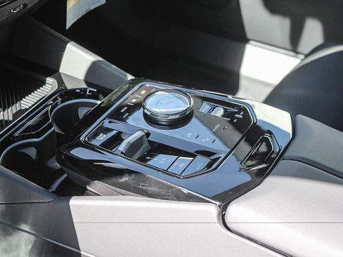 New 2026 BMW i5 M60 AWD/4WD image 19