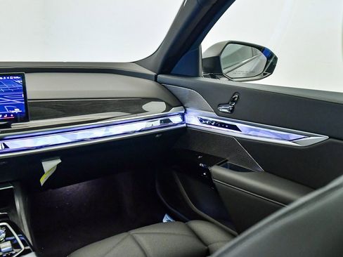 New 2026 BMW 740i w/ Premium Package image 16