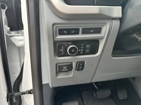 Used 2022 Ford F150 XLT w/ Equipment Group 302A High AWD/4WD image 16