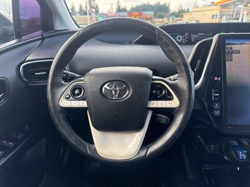 Used 2017 Toyota Prius Prime Advanced image 9