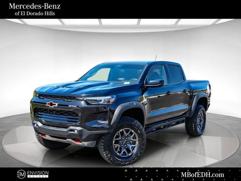 Used 2025 Chevrolet Colorado ZR2 w/ Technology Package AWD/4WD image 1