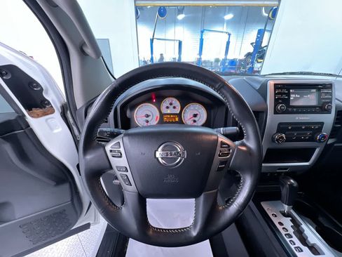 Used 2014 Nissan Titan PRO-4X AWD/4WD image 15