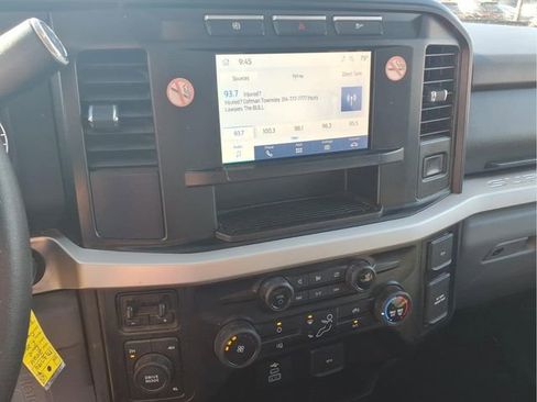 Used 2024 Ford F250 XLT AWD/4WD image 9