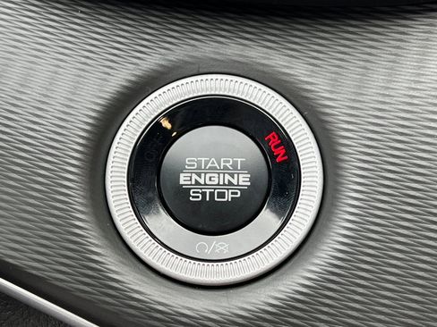 New 2025 Jeep Grand Cherokee Altitude image 22