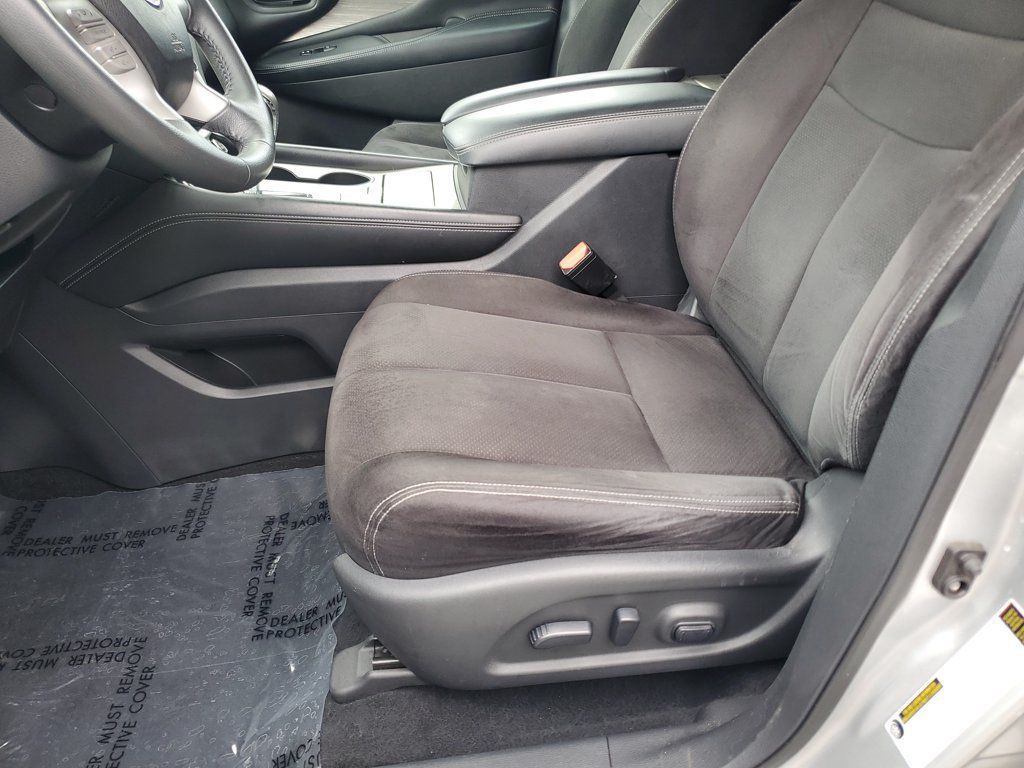 Used 2017 Nissan Murano SV FWD image 22