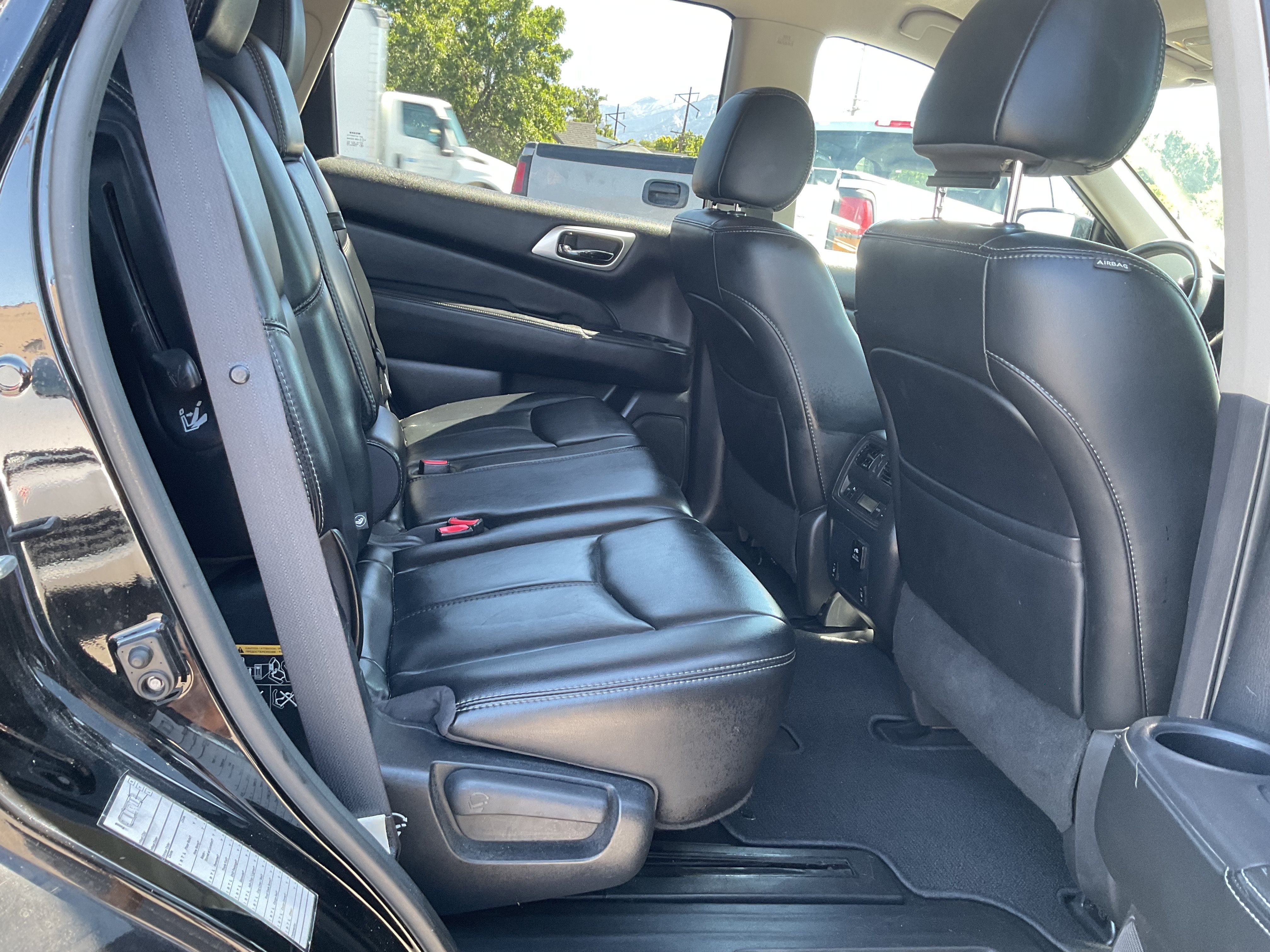 Used 2017 Nissan Pathfinder SL AWD/4WD image 9