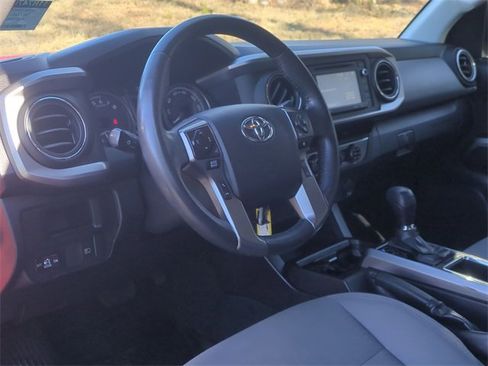Used 2018 Toyota Tacoma SR5 image 29