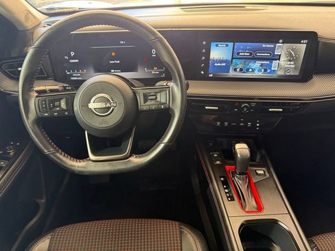 Used 2025 Nissan Kicks SR FWD image 29