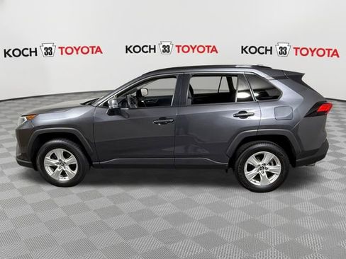 Used 2021 Toyota RAV4 XLE AWD/4WD image 4