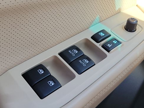 Used 2017 Subaru Outback 2.5i Limited image 25