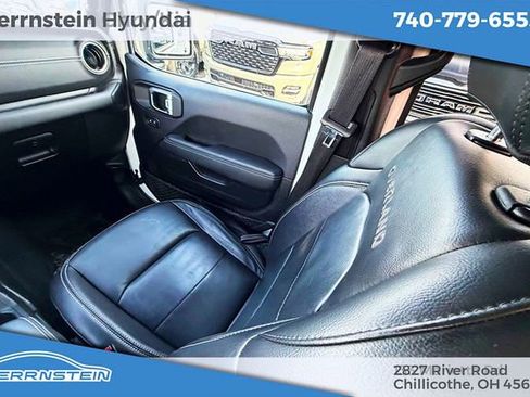 Used 2023 Jeep Gladiator Overland image 12