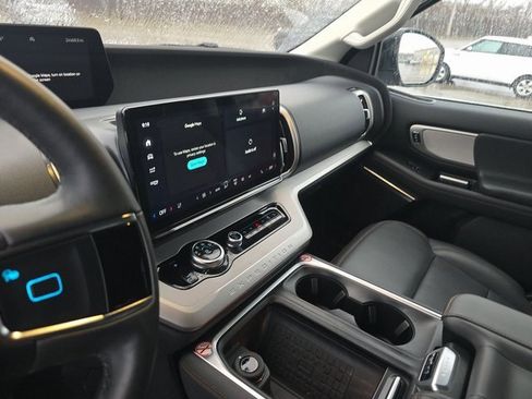 Used 2025 Ford Expedition Active image 6