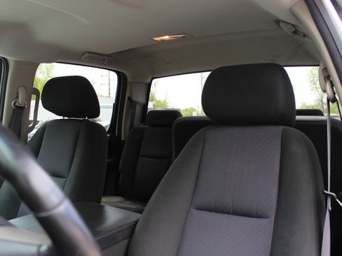 Used 2014 Chevrolet Silverado 2500 LT w/ Snow Plow Prep Package image 18