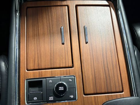 Used 2019 Lincoln Navigator Reserve AWD/4WD image 16