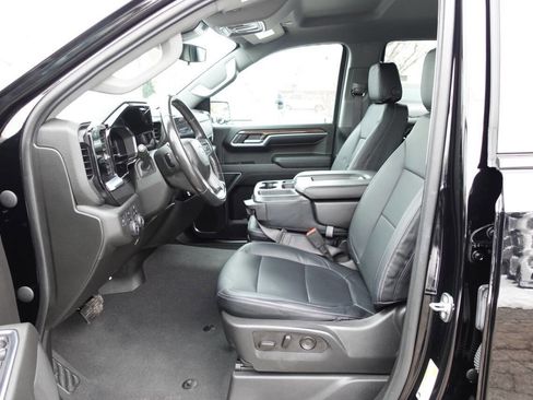 Used 2022 Chevrolet Silverado 1500 LT image 17