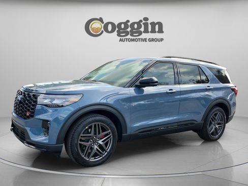 Certified 2026 Ford Explorer ST w/ Sun And Sound Package AWD/4WD image 3