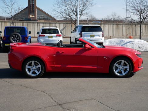 Used 2022 Chevrolet Camaro LT image 9