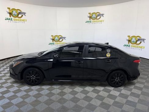Used 2025 Toyota Corolla LE FWD image 6