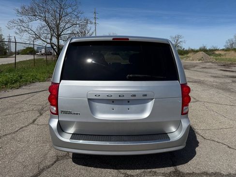 Used 2011 Dodge Grand Caravan Express FWD image 4
